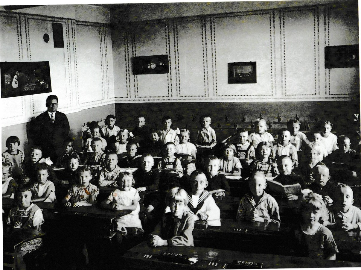 Aug. 1927 mit Lehrer Graf