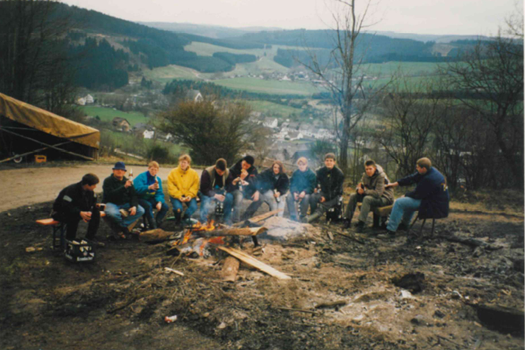 Dorfjugend 1995 auf dem Ostfeuerplatz mit toller Aussicht