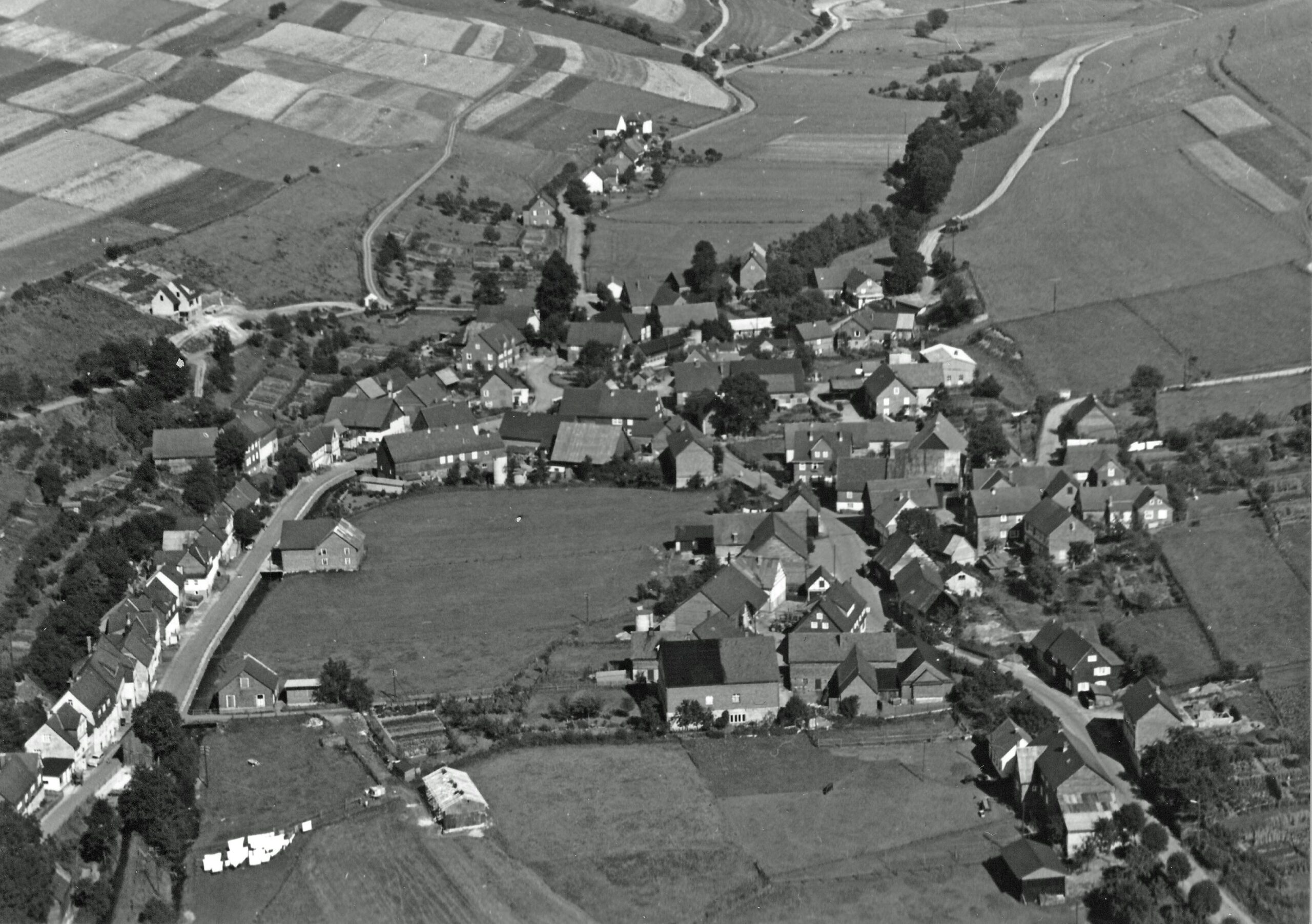 Bleichplatz-Postkarte-mit-Bleichplatz https://www.chronik-schuellar-wemlighausen.de/wp-content/uploads/2026/01/Bleichplatz-Postkarte-mit-Bleichplatz-scaled.jpg